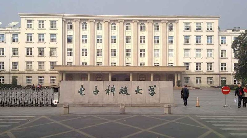 贴片机选型：如何从原理到实际应用一步到位